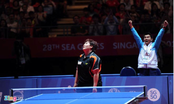 Nỗi thất vọng của Mỹ Trang sau khi đánh mất tấm vé vào chơi trận chung kết. Ảnh: Zing