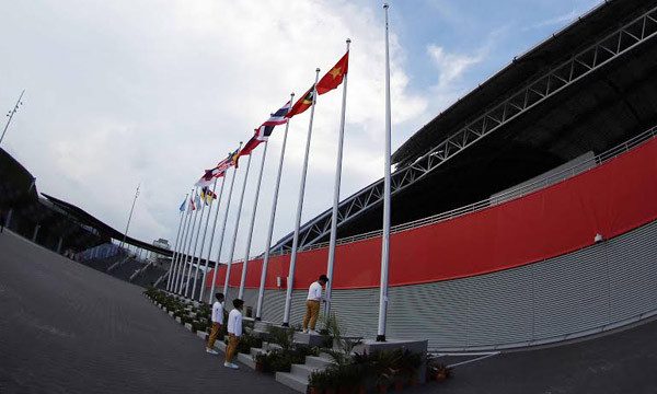 Quốc kỳ Việt Nam tung bay tại khu liên hợp thể thao quốc gia Singapore. Ảnh: TT