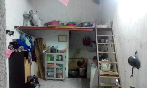 Phòng trọ nơi bắt nghi phạm Vũ Văn Tiến. Ảnh Văn Minh