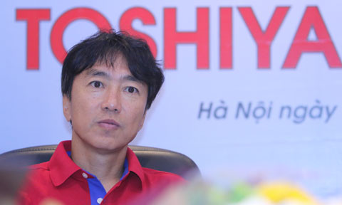 Tuyển Việt Nam thắng Nhật, HLV Miura lo nhập tịch