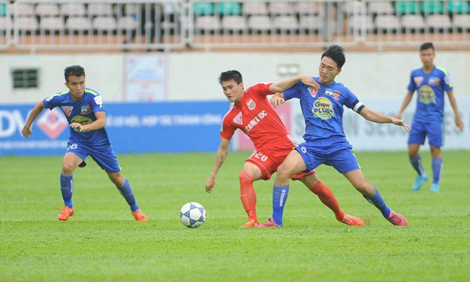 Công Vinh mở tỷ số nhưng B.Bình Dương lại thua ngược HA.GL. Ảnh: Zing 