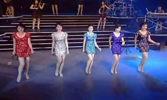 Ban nhạc Moranbong trong một lần biểu diễn (Ảnh: NYdaily)