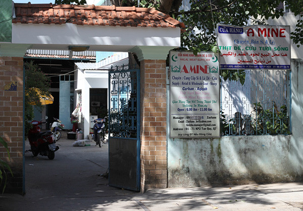 Ngôi nhà và cũng là cửa hàng thịt dê của bà Fatima Beevi.