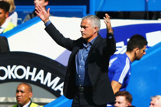 HLV Jose Mourinho lại mỉa mai đồng nghiệp Arsene Wenger.