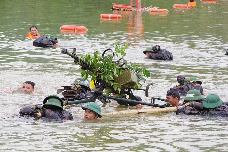 Cán bộ, chiến sĩ Trung đoàn 764 (Bộ CHQS tỉnh Nghệ An) trong một cuộc diễn tập thực binh năm 2018