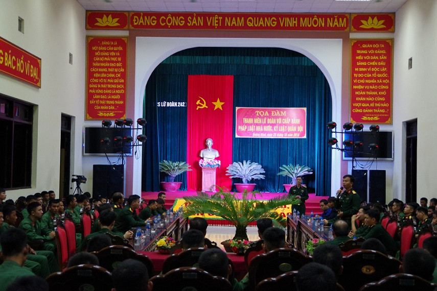 Quang cảnh buổi tọa đàm