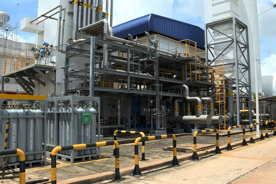 Tình hình dịch bệnh COVID-19 ở TPHCM đang diễn biến phức tạp, số lượng người mắc mới luôn ở mức, số lượng bệnh nhân nặng cũng tăng cao trong thời gian qua kéo theo nhu cầu sử dụng oxy y tế phục vụ điều trị bệnh nhân COVID-19 cũng tăng theo. 