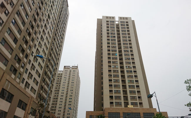 Sự an toàn của hàng trăm hộ dân tòa nhà HHB Tân Tây Đô chưa được đảm bảo.