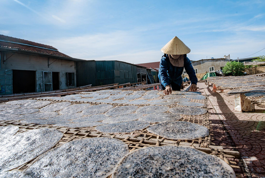 'Bánh đa xúc hến Đô Lương thơm lừng...'