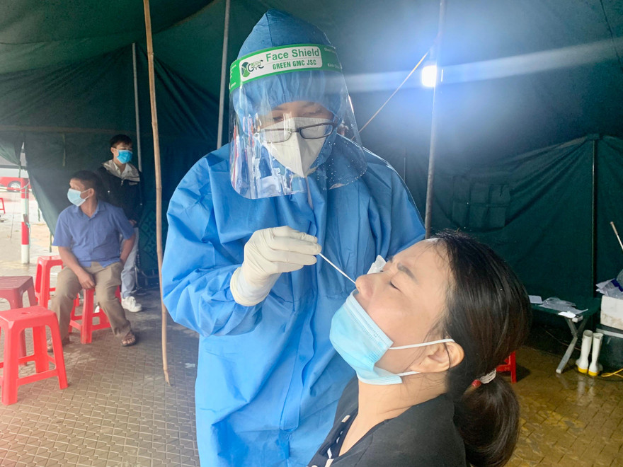 Sáng 21/10, Nghệ An ghi nhận 25 ca dương tính SARS-CoV-2, có 4 ca cộng đồng