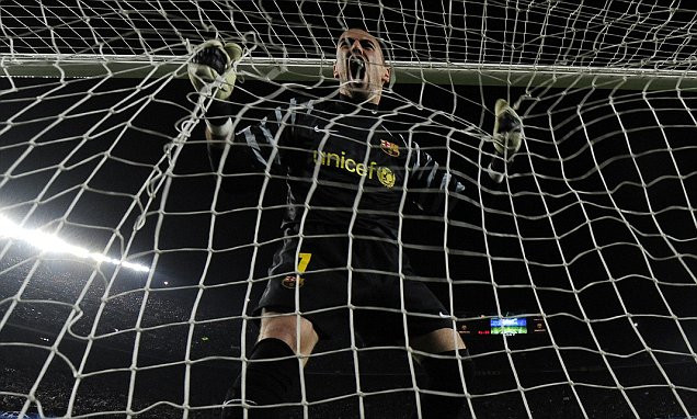 BẢN TIN Thể thao sáng: M.U bất ngờ chiêu mộ Valdes