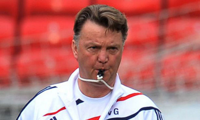 Hé lộ bản hợp đồng giữa Van Gaal và M.U