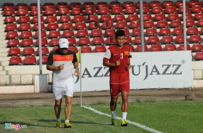 Đông Triều chưa thể tập luyện cùng các đồng đội. Ảnh: Zing