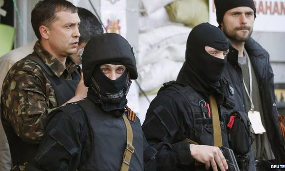 Miền đông Ukraine hết sức căng thẳng sau khi chính quyền ở Kiev tái khởi động hoạt động quân sự nhằm vào người biểu tình.