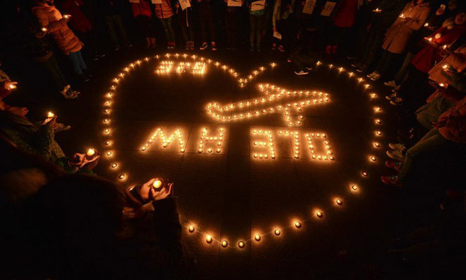 Cầu nguyện cho hành khách trên máy bay mất tích.