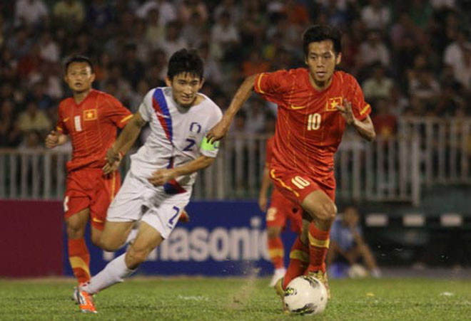 Tuyển Việt Nam 'tập trận' với Sinh viên Hàn Quốc