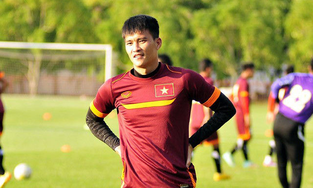 Công Vinh sốc khi không được đá chính