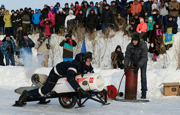 Cận cảnh những chiếc mô tô trượt tuyết siêu dị