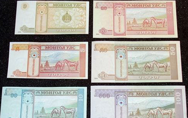 Tiền Mông Cổ được in hình ngựa có rất nhiều mệnh giá khác nhau. Ảnh: NVCC