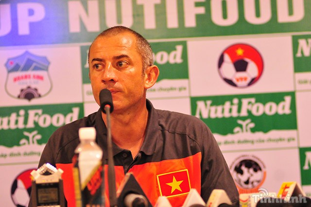 Thua U19 Nhật, HLV Graechen nói gì?