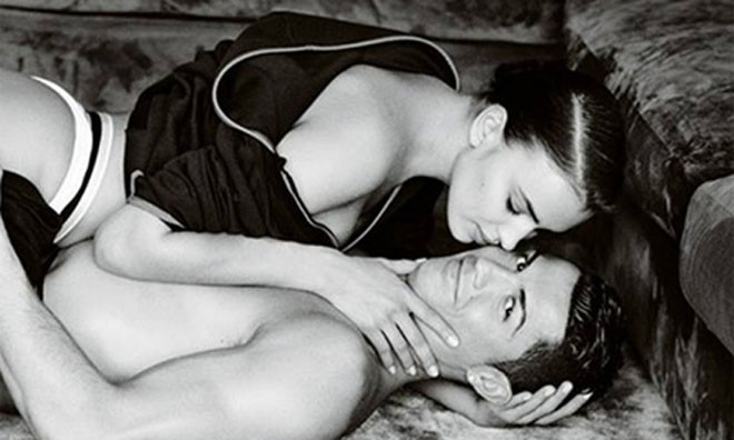 Một bức ảnh nóng bỏng của Ronaldo và cô bồ siêu mẫu.