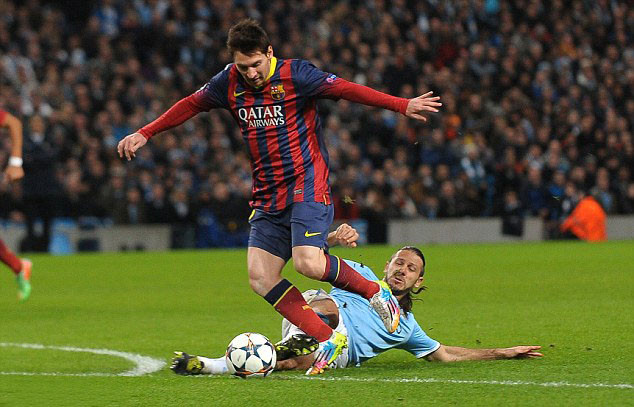 Tranh cãi về quả phạt đền ở trận Man City-Barca