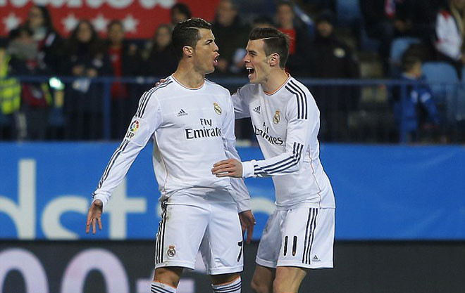 Ronaldo ăn mừng bàn thắng.