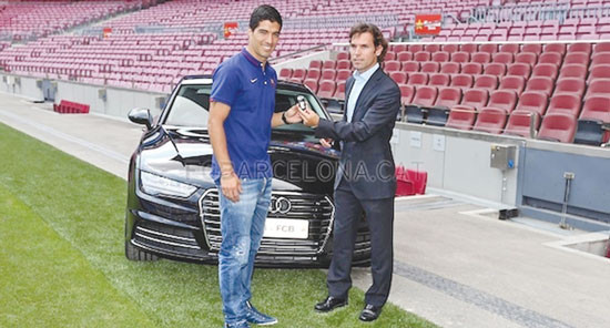 Suarez nhận siêu xe