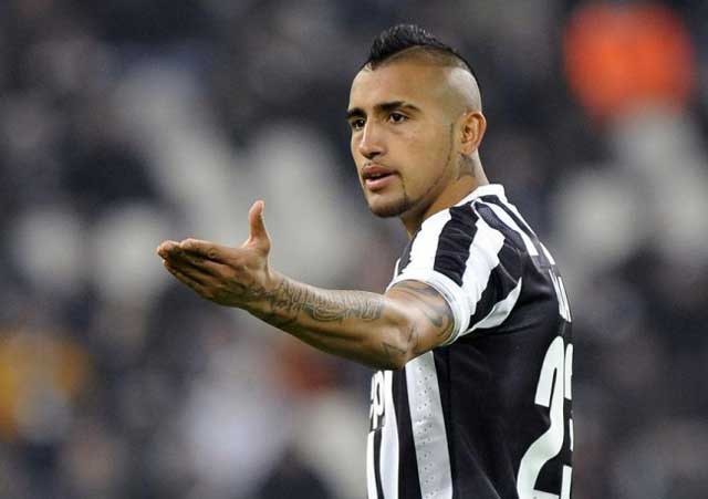 Man United dành số áo huyền thoại cho Vidal