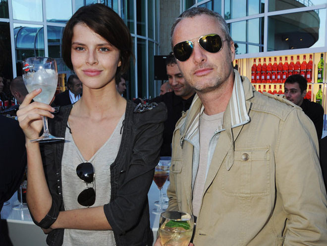 Eddie Irvine rất sát gái