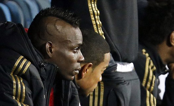 Balotelli đã chịu nhận con.