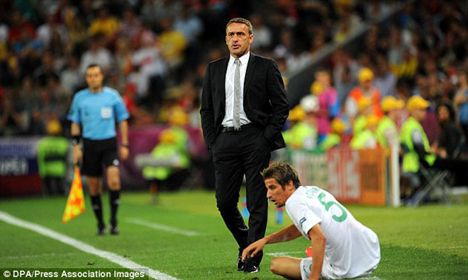 HLV Bồ Đào Nha và trận chiến trước 'giá treo cổ'