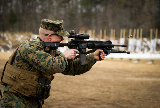 Khám phá siêu súng M27 của lính thủy đánh bộ Mỹ 