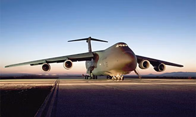 Mỹ đưa vận tải cơ C-5M Super Galaxy vào trực chiến