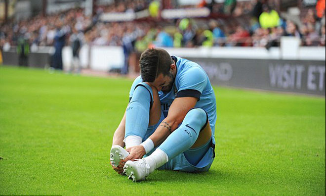 Negredo chấn thương nặng và nghỉ 3 tháng.
