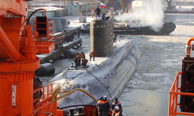 Tàu ngầm thứ 2 mang tên Hồ Chí Minh vừa về đến Việt Nam. 