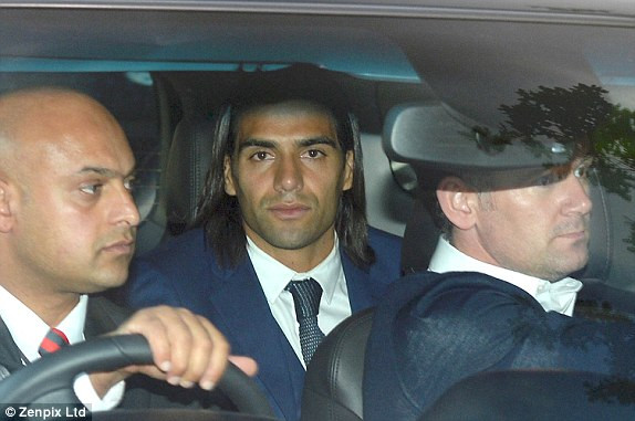 Falcao hoàn thành cuộc kiểm tra sức khỏe ở M.U. 