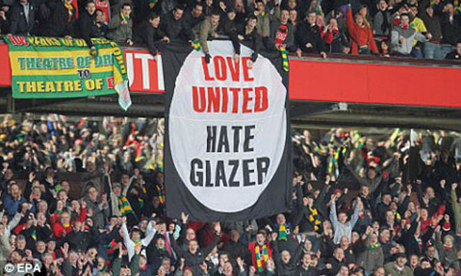 Nhiều CĐV M.U không ưa nhà Glazer.