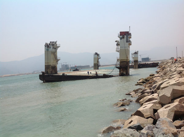 Trục vớt và đại tu sữa chữa ụ nổi: Dịch vụ triệu đô, khó khăn