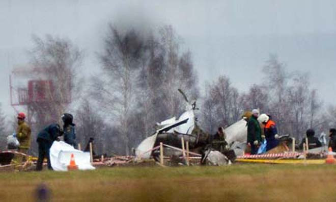 Trực thăng Nga rơi xuống hồ, 16 người mất tích