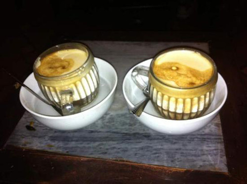 Cà phê trứng là món nên thử khi vào những quán phố cổ. Ảnh: Tripadvisor