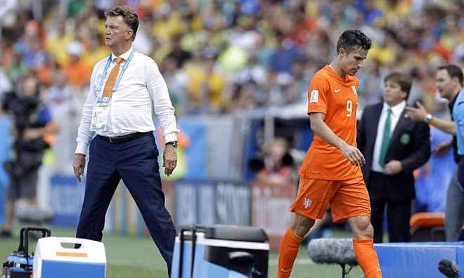 Van Gaal rối trí vì học trò chấn thương