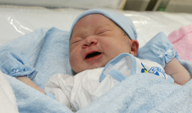 Bé trai chào đời vào thời khắc Giao thừa