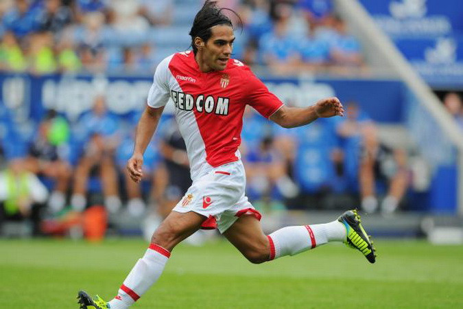 Real kích nổ thành công 'bom tấn' Radamel Falcao?