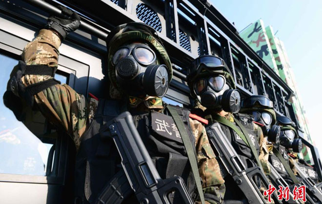 Đặc nhiệm Trung Quốc lộ súng siêu dị