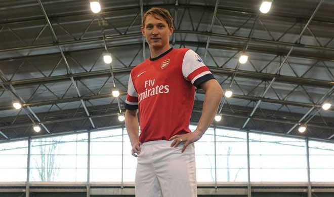 HLV Wenger tiết lộ sự thật về vụ chiêu mộ Kallstrom