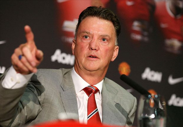 Man United đang lừa dối Van Gaal