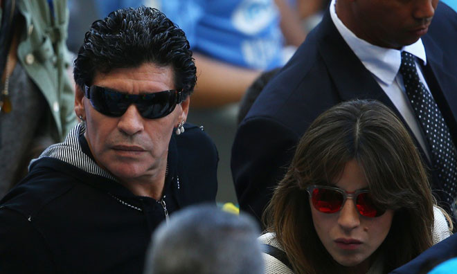 Maradona hát chế nhạo về trận thua của Brazil