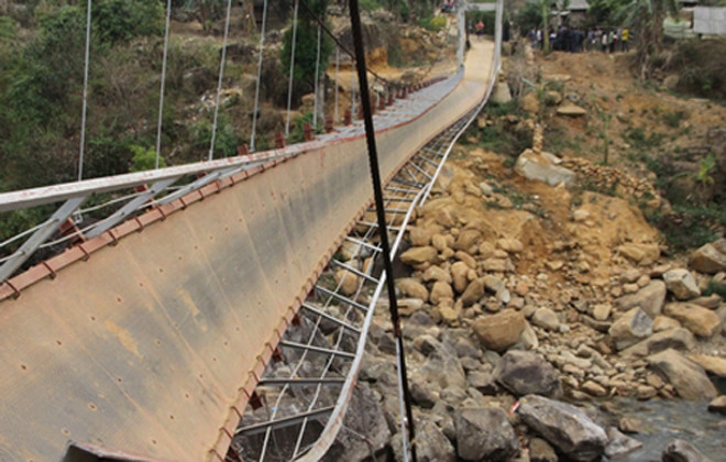 Khởi tố vụ án hình sự vụ lật cầu treo Lai Châu