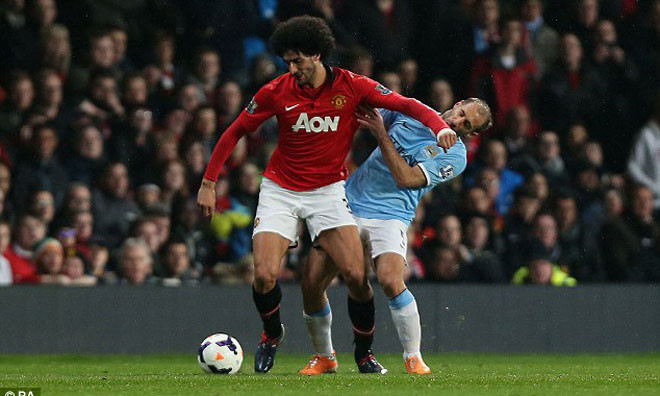 Fellaini đối mặt án phạt nặng vì hành động phản cảm của mình.